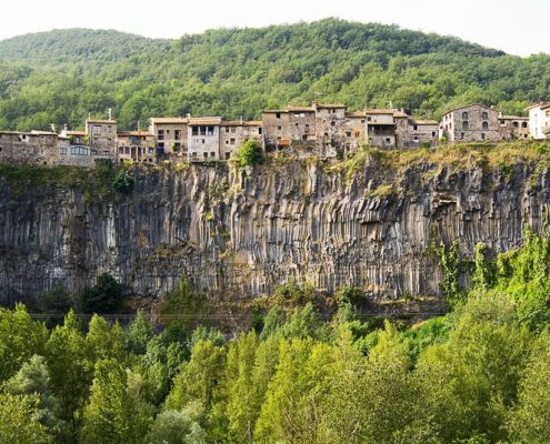 Castellfollit de la Roca a la Garrotxa